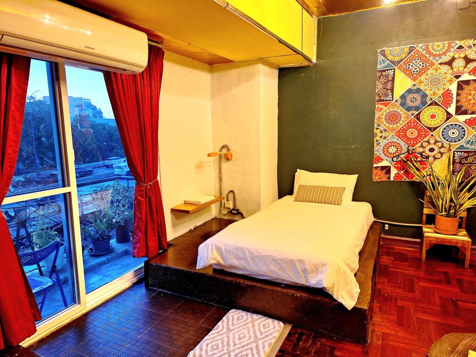 Ostello Ddm House Bangkok Esterno foto